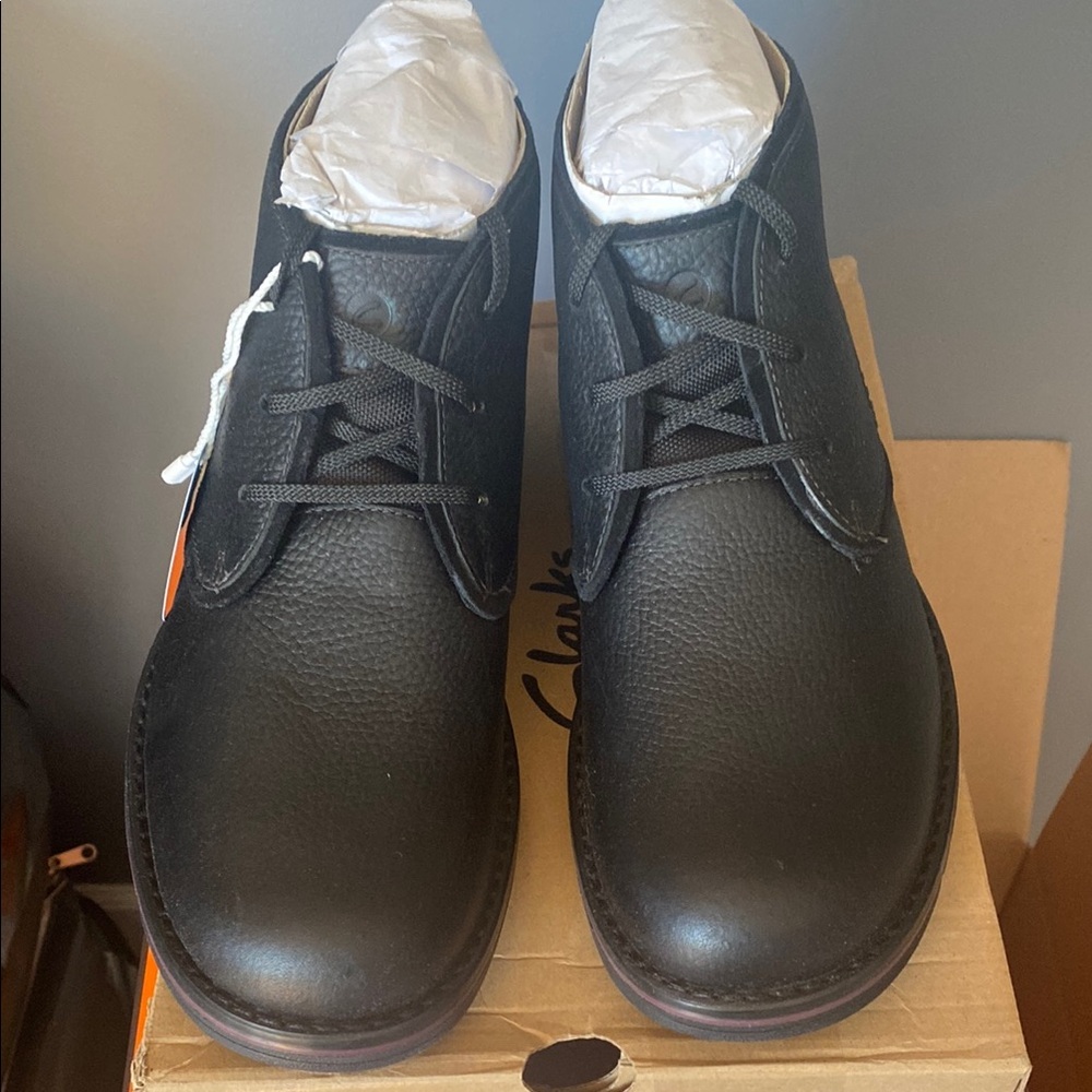 NIB Clarks Black Chukka Boots Smooth Leather 7W